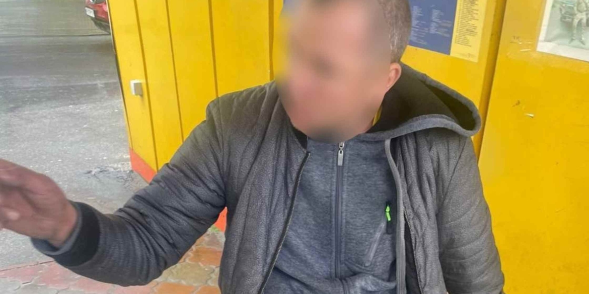 У Вінниці серед білого дня п'яний хуліган нецензурно лаявся та чіплявся до людей