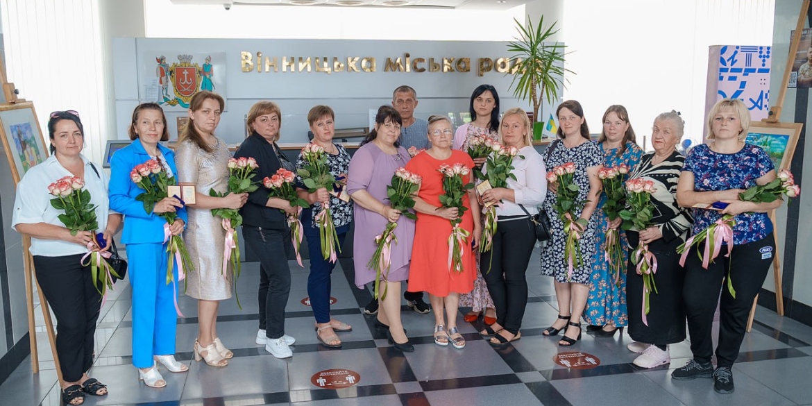 У Вінниці ще 15 жінкам надали почесне звання «Мати-героїня»