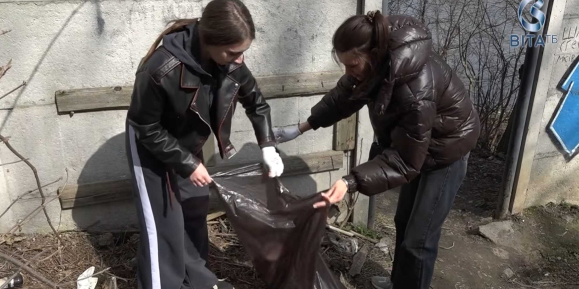 у Вінниці студенти влаштували толоку на березі Південного Бугу