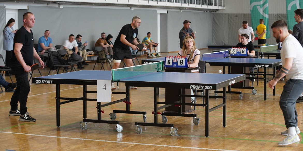 У Вінниці ветерани змагалися за першість на чемпіонаті з тенісу