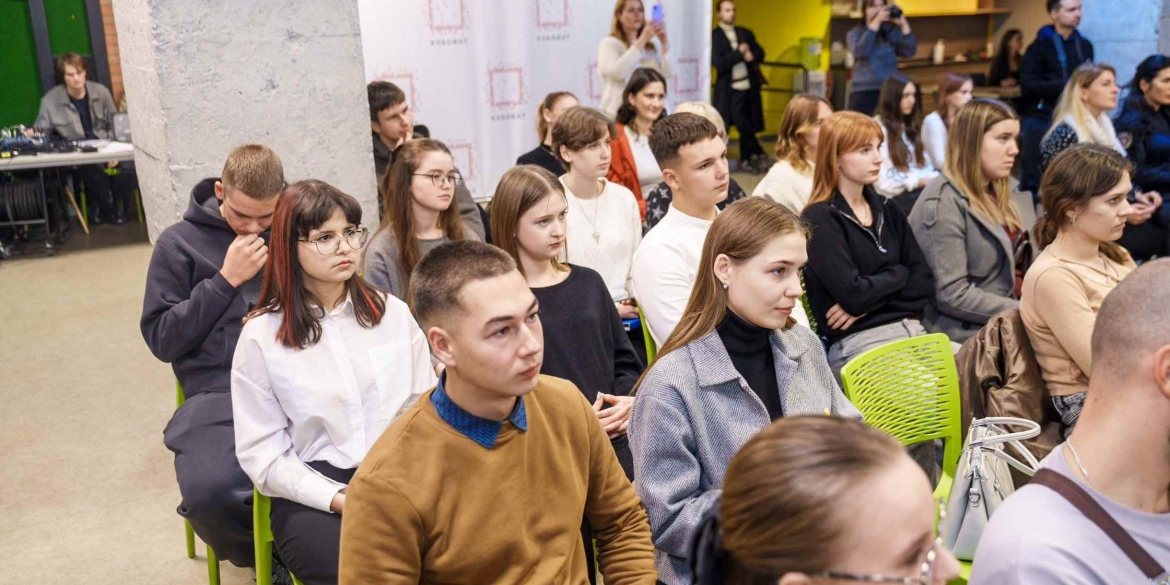 У Вінниці відбувся молодіжний патріотичний творчий вечір