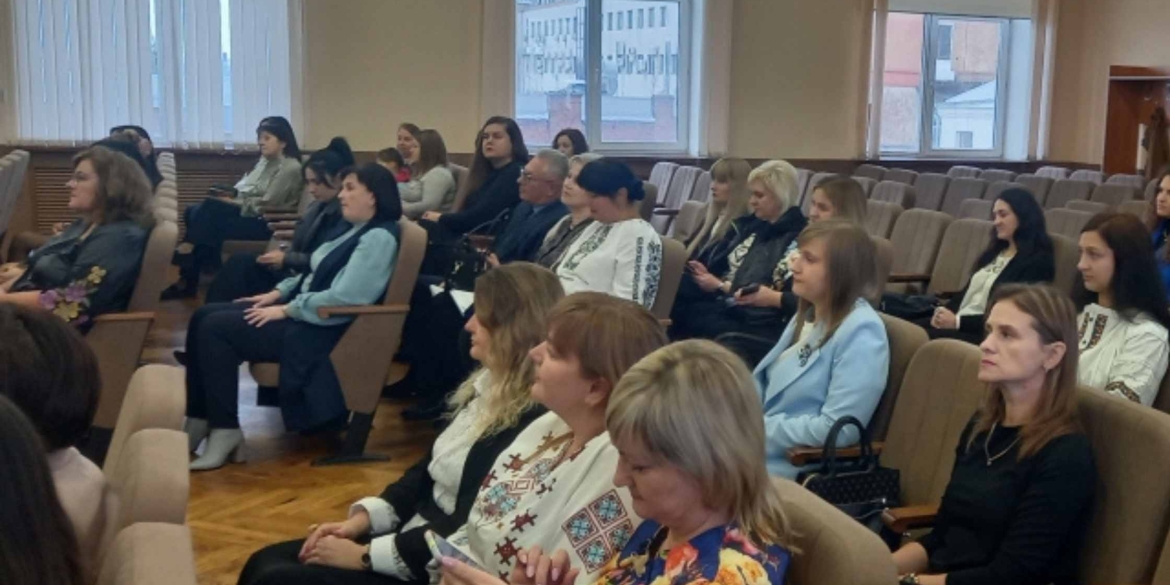У Вінниці відбувся обласний форум педагогічних працівників «Окрилені творчістю»