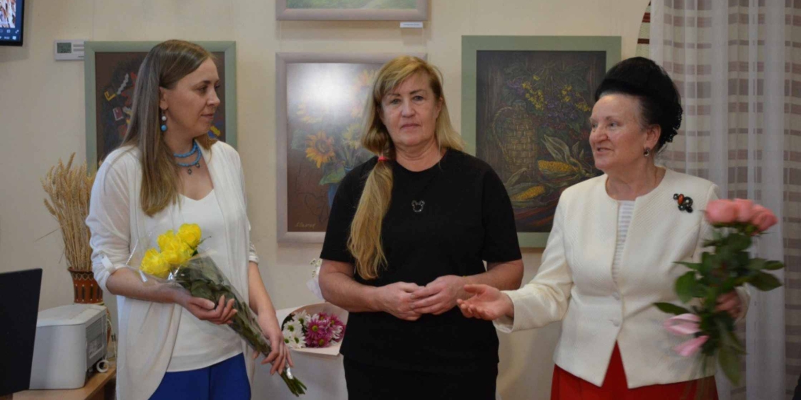 У Вінниці відкрили персональну виставку живопису «Пастельна лірика» Людмили Салтан