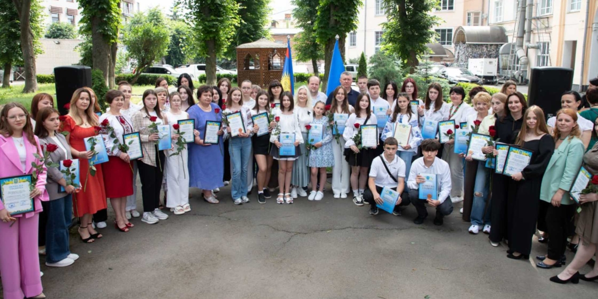 У Вінниці відзначили талановиту молодь та їхніх наставників