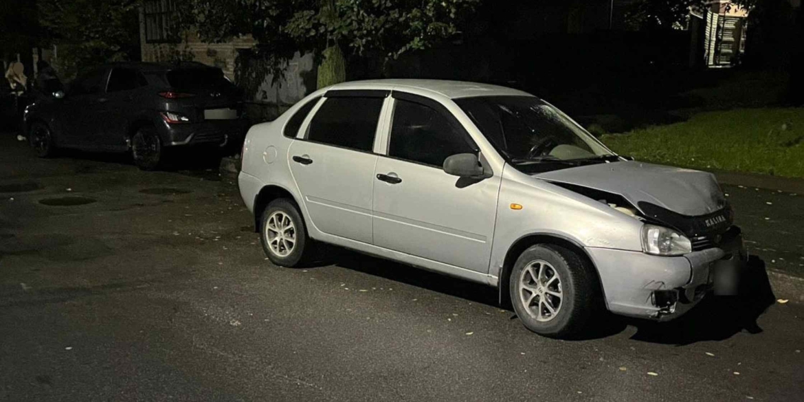У Вінниці вночі п'яний водій в'їхав у припарковане авто