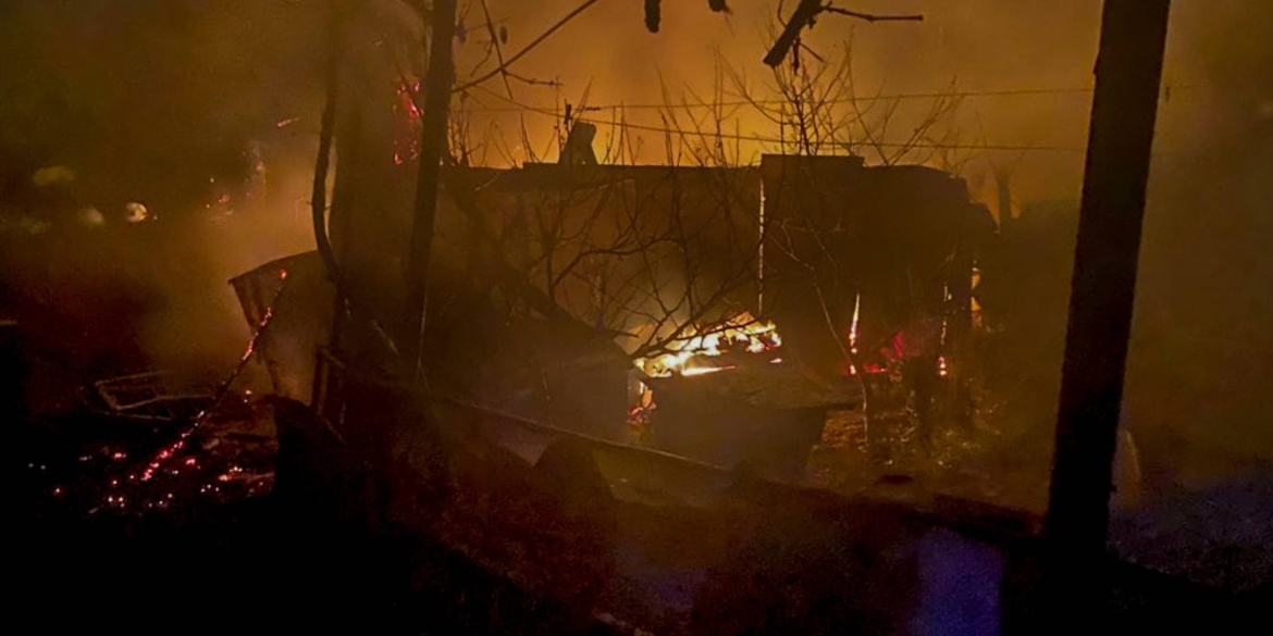 У Вінниці вночі згорів металевий вагончик на вул.Скалецького