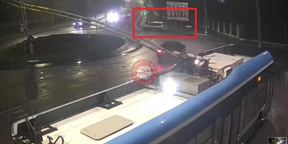 У Вінниці водій напідпитку наїхав на “острівець безпеки”