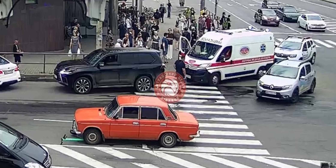 У Вінниці водій збив на пішохідному переході кермувальника електросамоката