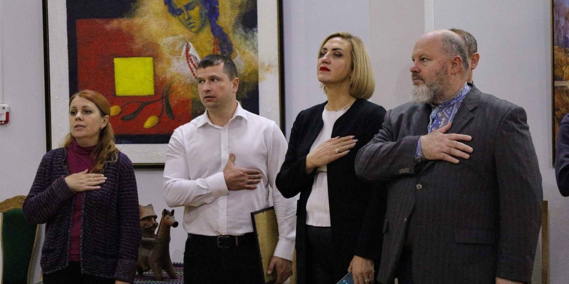 У Вінниці вперше відкрито презентують широкому загалу виставковий проєкт «Незламні»