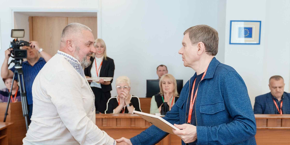 У Вінниці вручили муніципальні ваучери на започаткування власної справи трьом ветеранам