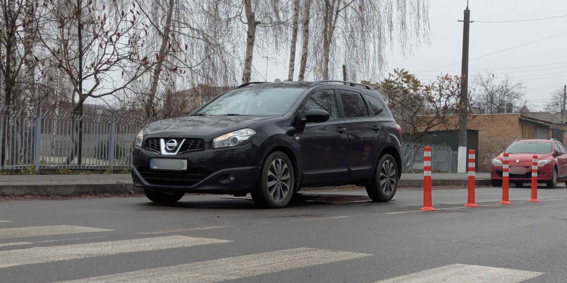 У Вінниці встановили ще одну «берлінську подушку» - цього разу біля входу до Ботанічного саду