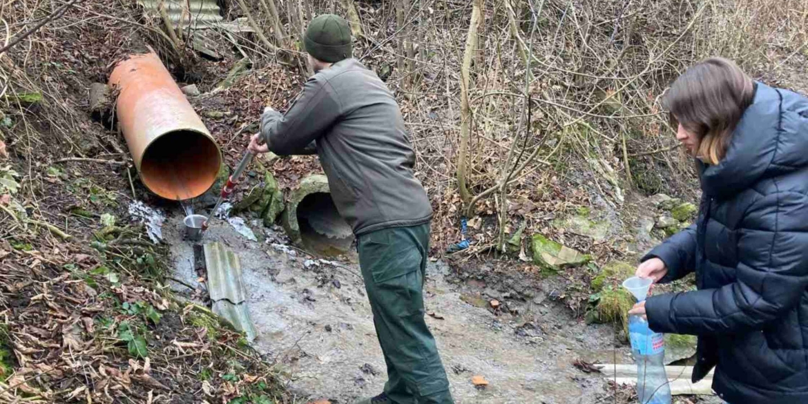 У Вінниці виявили незаконно встановлену трубу, яка забруднювала ливневу систему міста