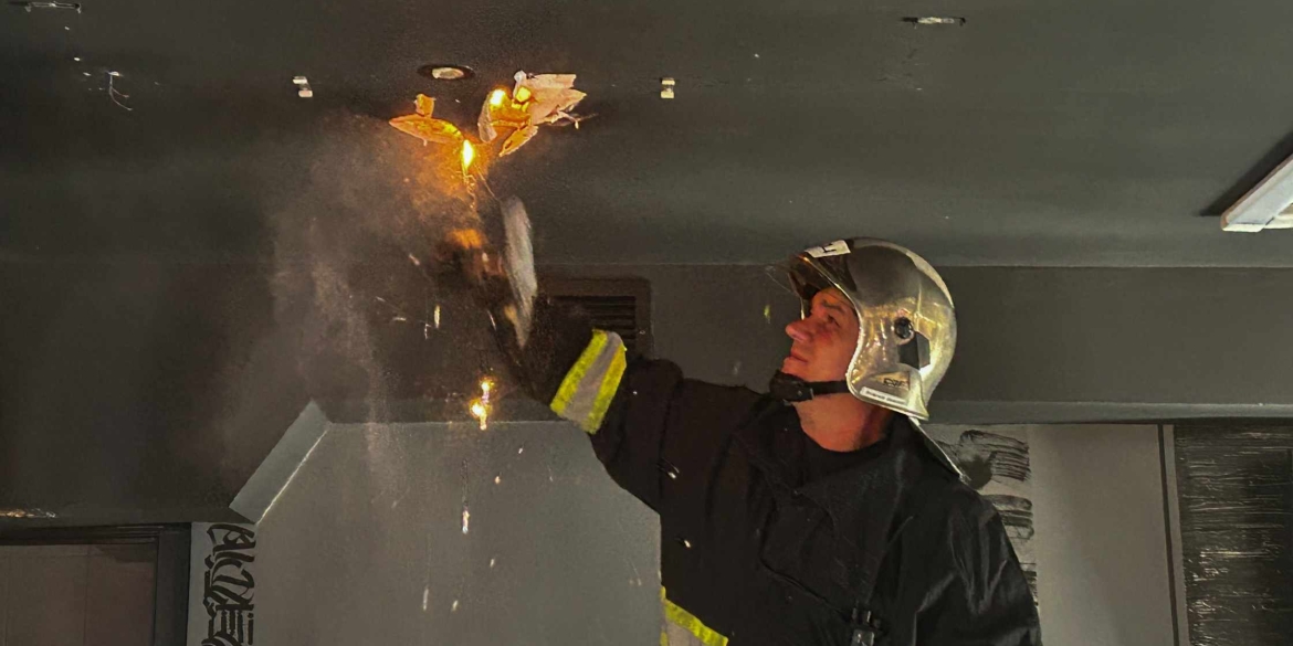 У Вінниці загорівся дах двоповерхового будинку