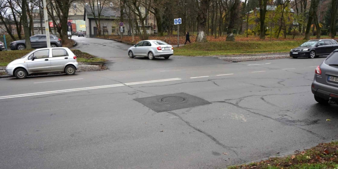 У Вінниці завершили встановлювати удосконалені люки на Хмельницькому шосе