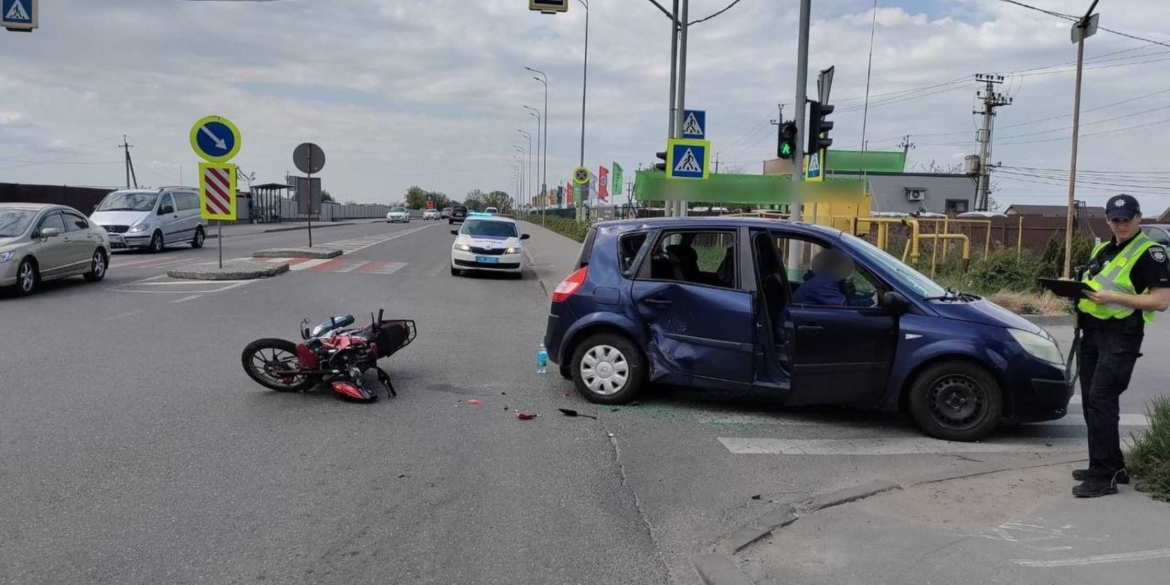 У Вінниці зіткнулися автомобіль Renault та мотоцикл Spark – водія двоколісного госпіталізували