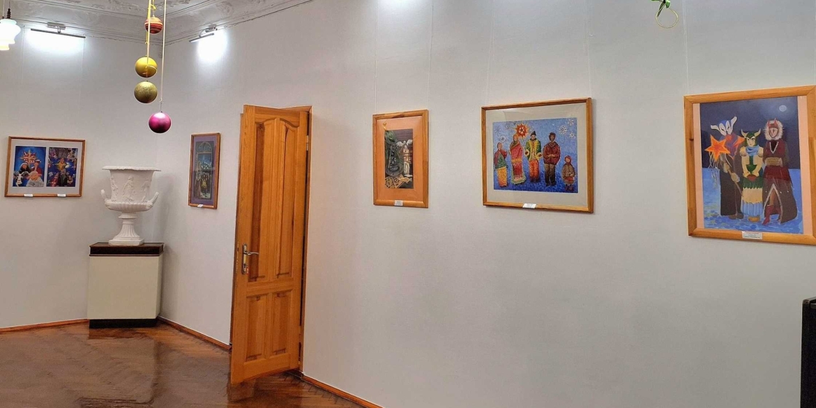 У Вінницькій дитячій художній школі презентували виставку Зимова симфонія