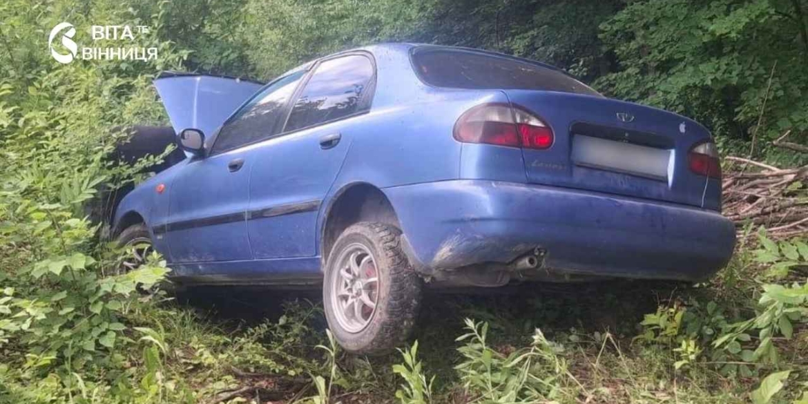 У Вінницькій області автомобіль злетів у кювет — пасажирка в лікарні