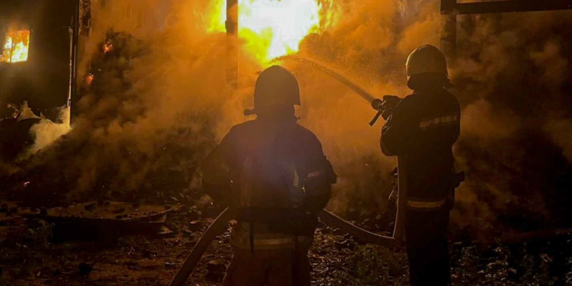 У Вінницькій області горіли будівлі, суха трава і вантажівка з вугіллям