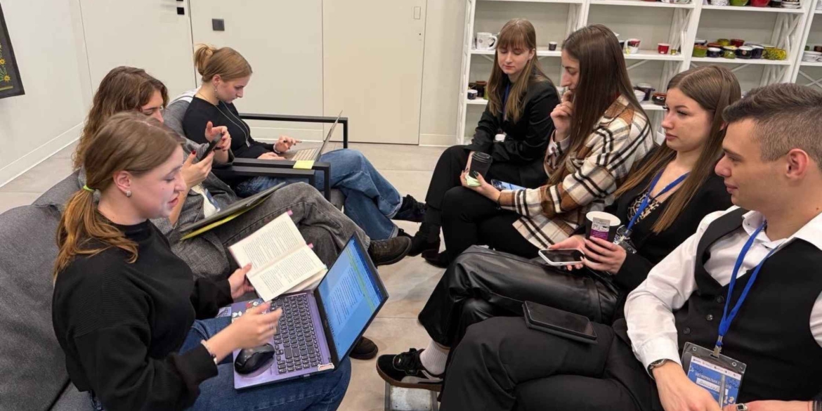 У вінницькому артпросторі «ЕтноЧари» відбулася стратегічна сесія «(Не)формальна стратегія»