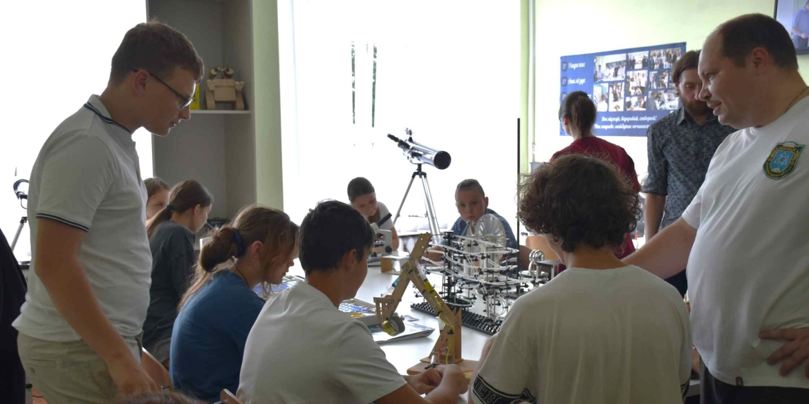 У Вінницькому фізико-математичному ліцеї №17 відкрили інтерактивний Музей науки