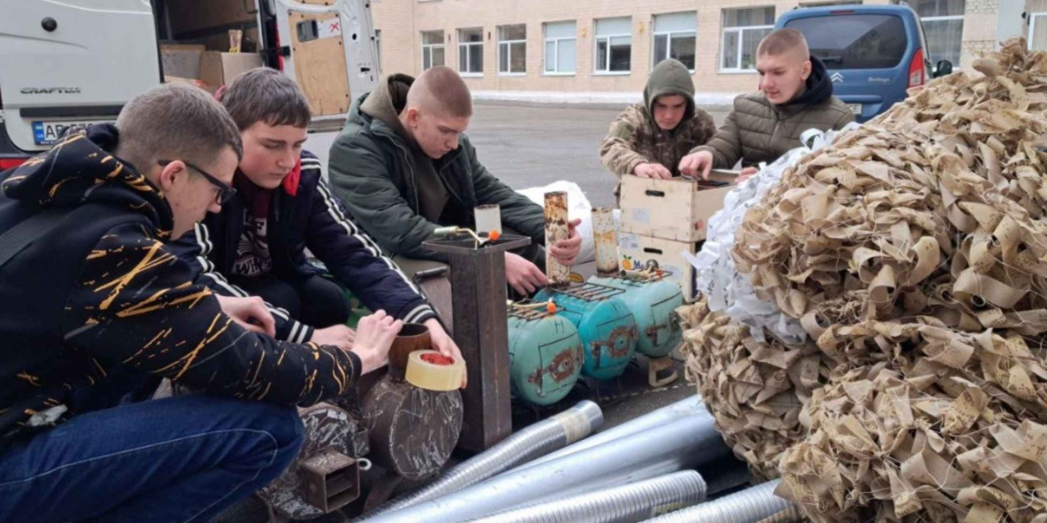 У вінницькому ліцеї №29 відзначили учнів, які допомагають фронту