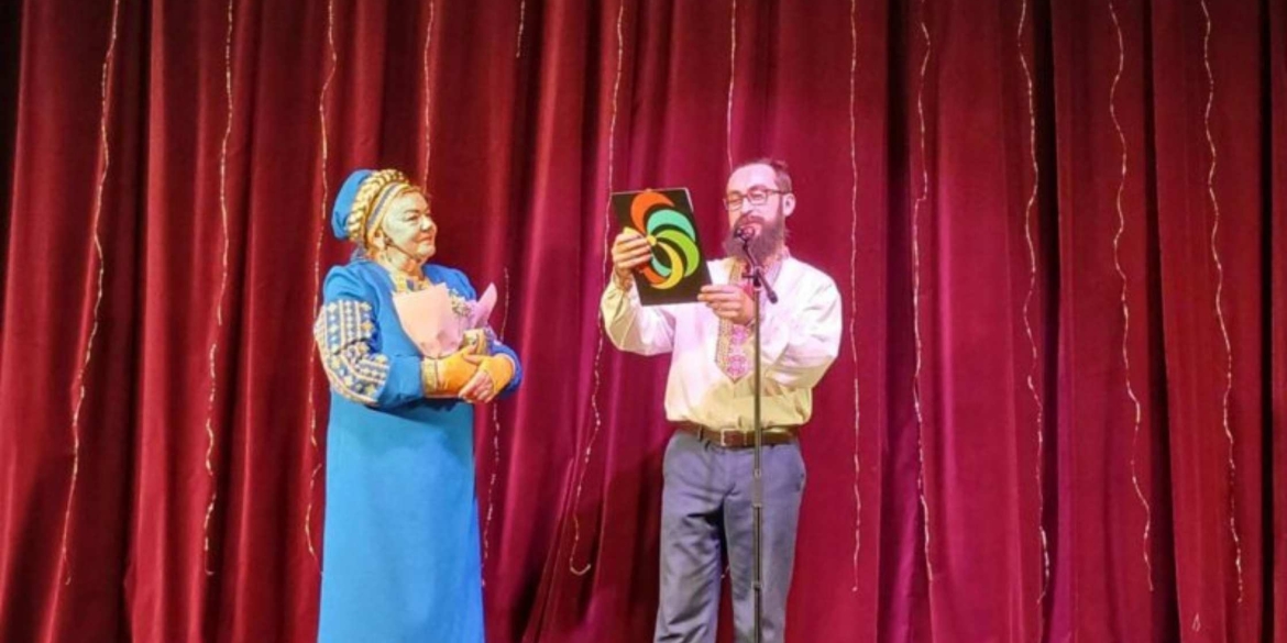 У Вінницькому обласному театрі ляльок привітали з ювілеєм заслужену артистку України