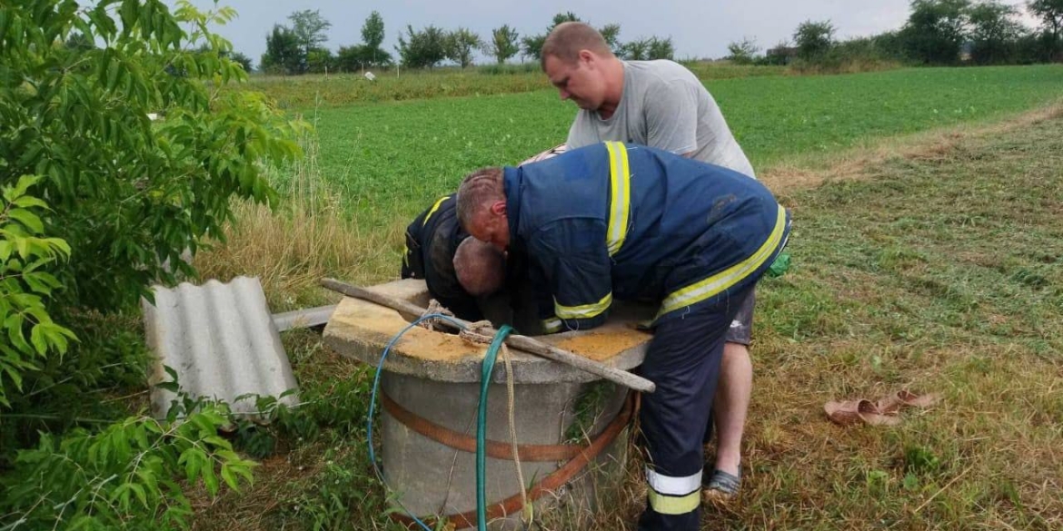 У Вінницькому районі чоловіка засипало грунтом у криниці