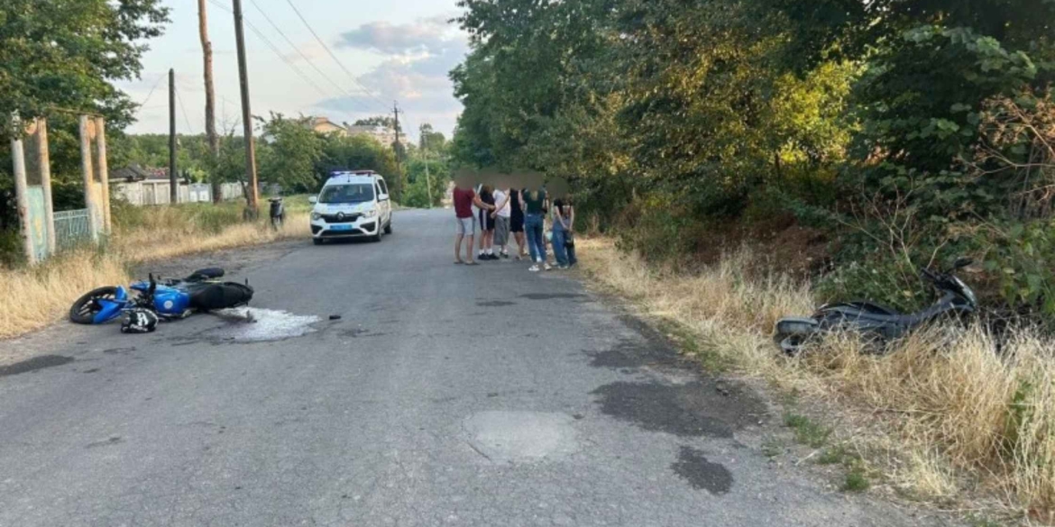 У Вінницькому районі розбились неповнолітні на скутері та мотоциклі