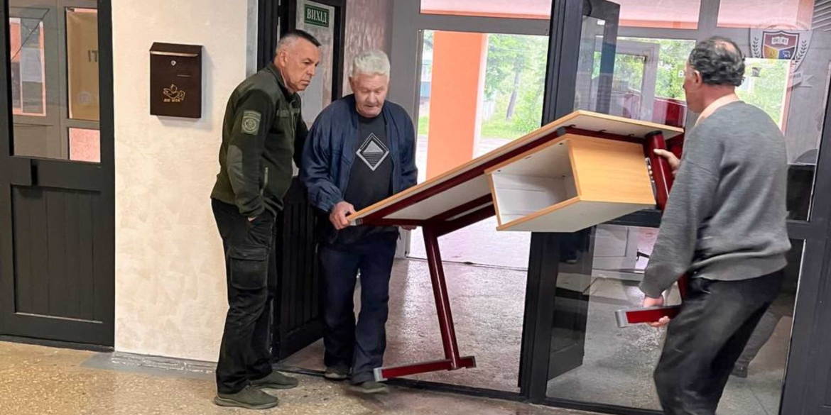 У Вінницьких навчальних закладах вже використовують меблі від німецьких благодійників