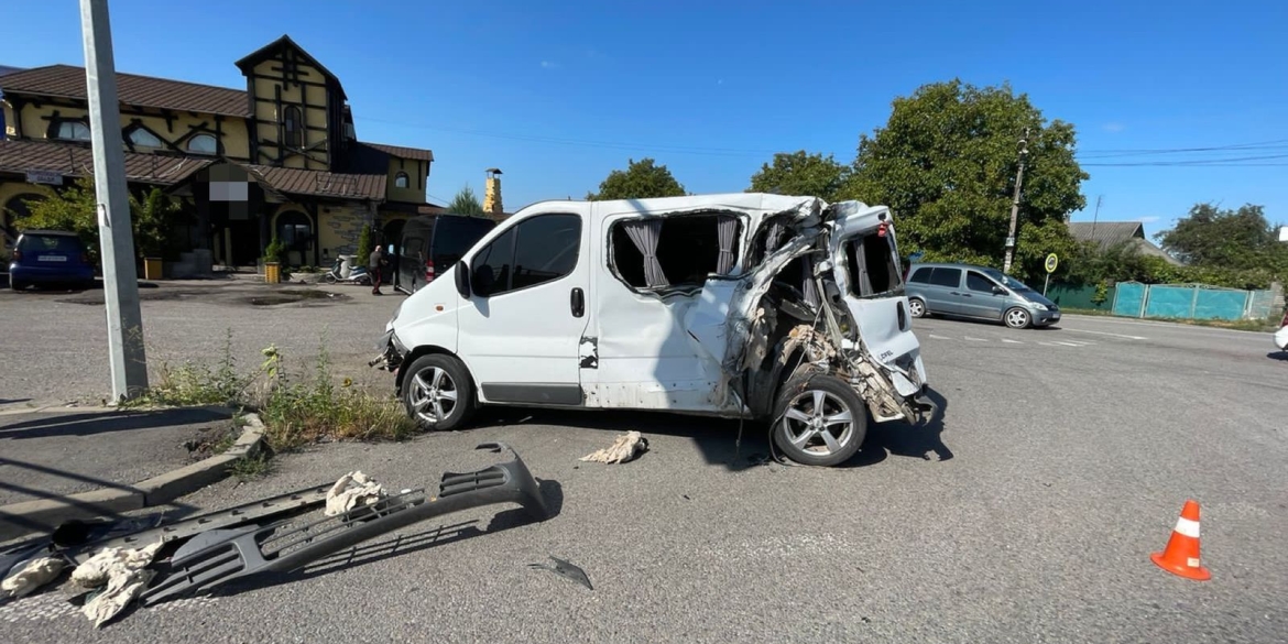 У Вороновиці сталася потрійна аварія - постраждав один із водіїв
