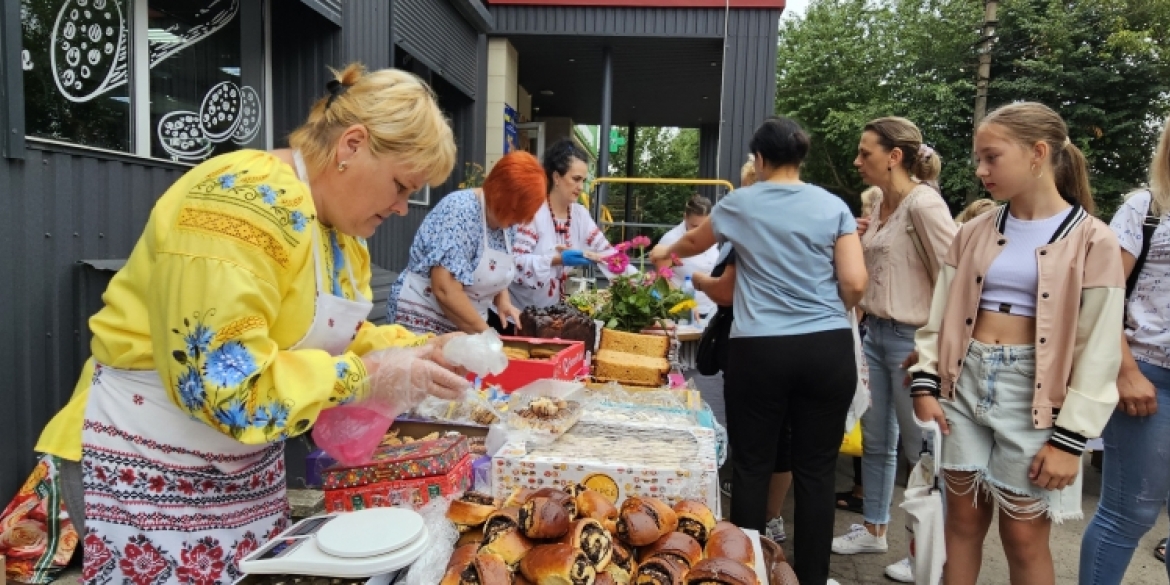 У Вороновиці на благодійному ярмарку зібрали 100 тисяч для ЗСУ