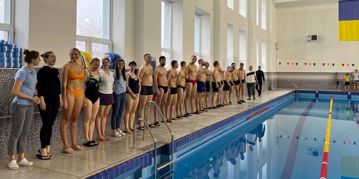 У Жмеринці провели благодійні змагання з плавання на підтримку ЗСУ