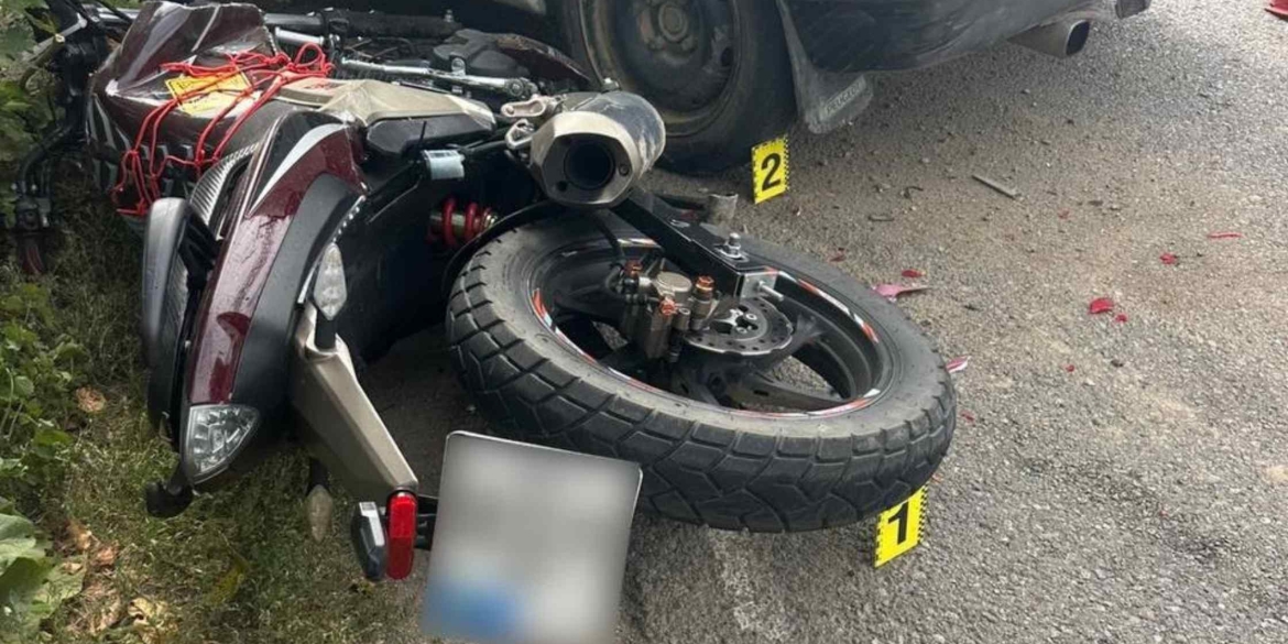 У Жмеринському районі 17-річний мотоцикліст протаранив автомобіль