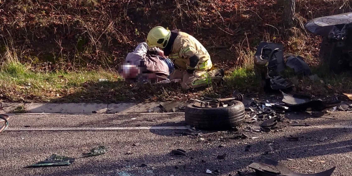 У Жмеринському районі зіткнулись два авто, в салоні затисло водія