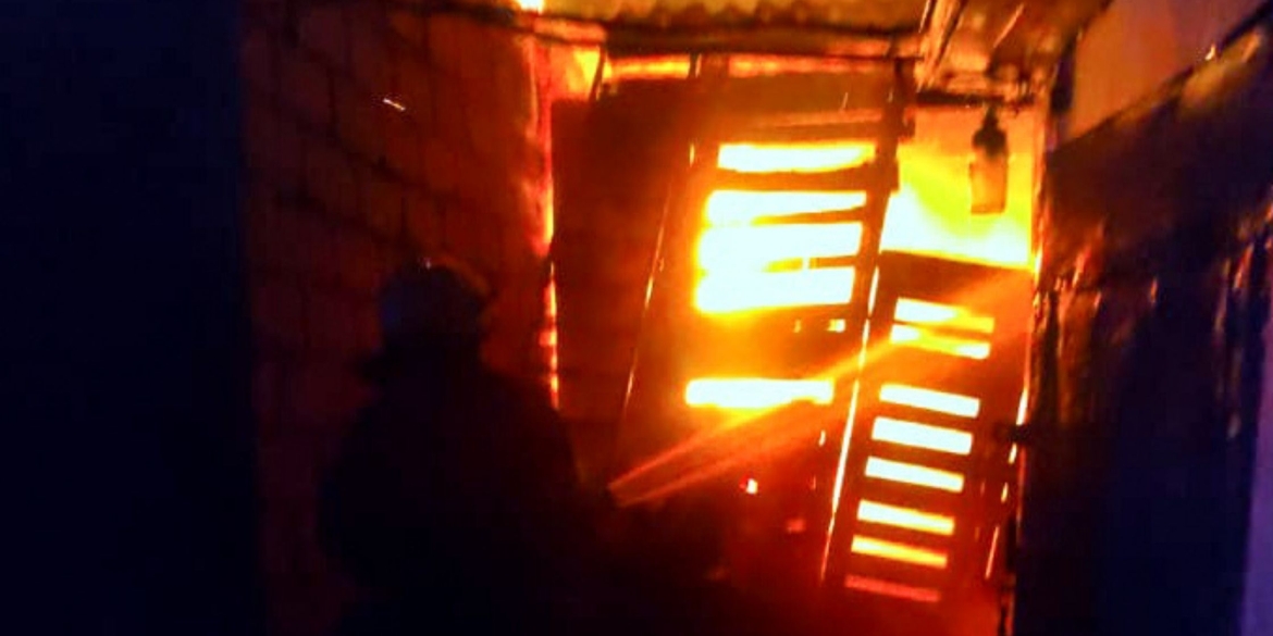 У Жмеринці горів автомобіль, а в Літині - житловий будинок