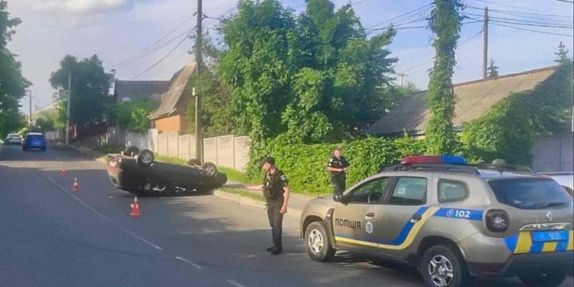 У Жмеринці нетверезий водій-рецидивіст перекинувся на щойно вкраденому автомобілі