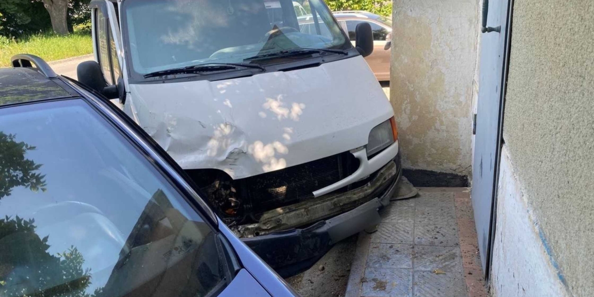 У Жмеринці внаслідок зіткнення двох автівок постраждав 35-річний водій Renault