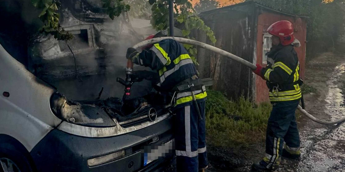 В Гайсині та Шаргороді ліквідували займання автомобілів