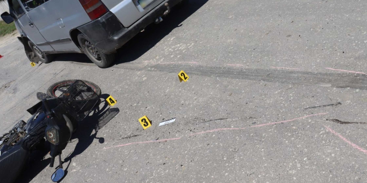 В Крижопільській громаді мотоцикл Spartak потрапив під колеса автомобіля Mercedes