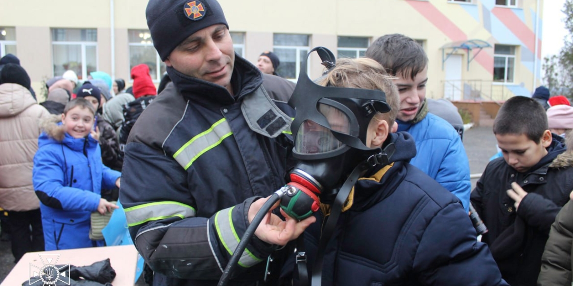 В Оратові рятувальники провели безпековий захід для діток