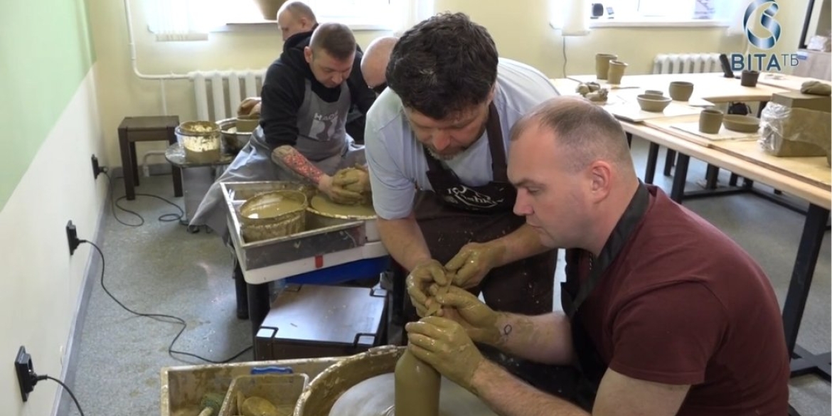 Від окопів до гончарного кола неймовірна історія воїнів, які знайшли нове покликання