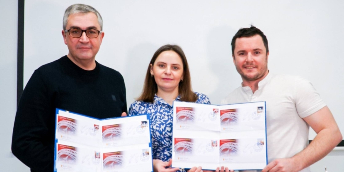 Відбулося урочисте спецпогашення марки «Вінниця наДихає. Пори року»