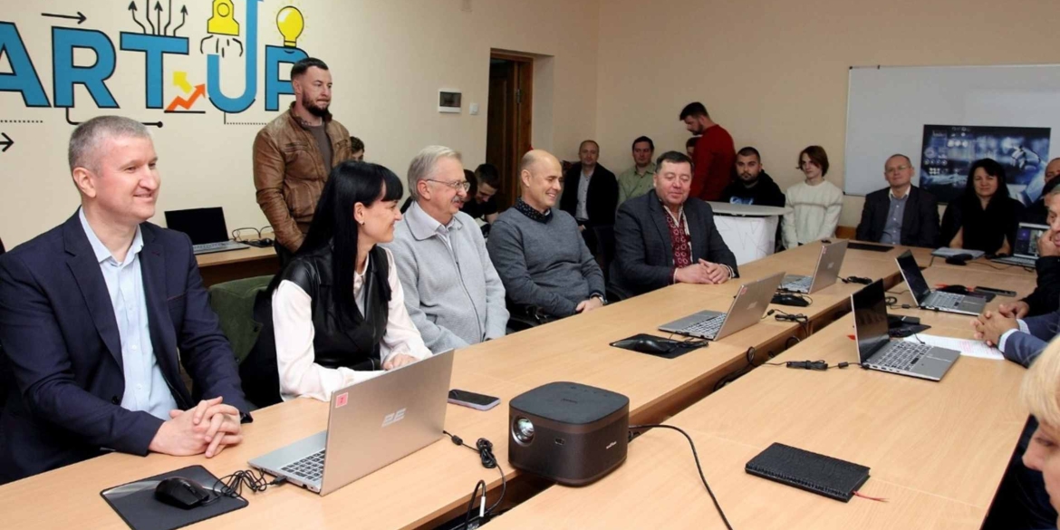 Відкрили консультаційний центр Школи Стартапів «Вінницький Виклик»