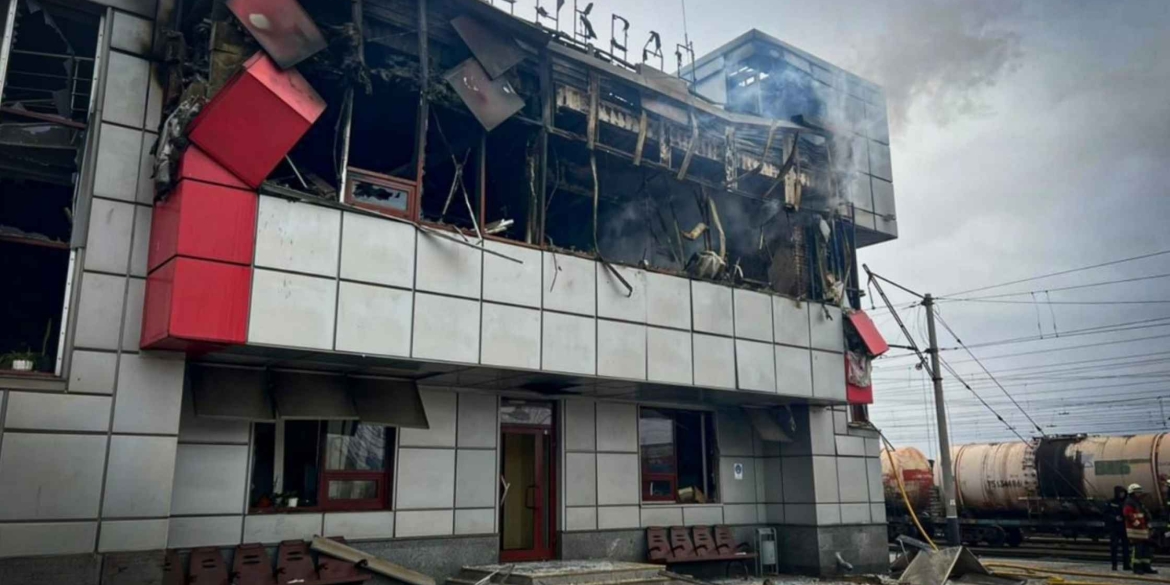 Відновили рух поїздів через Фастів, який вночі обстріляли росіяни