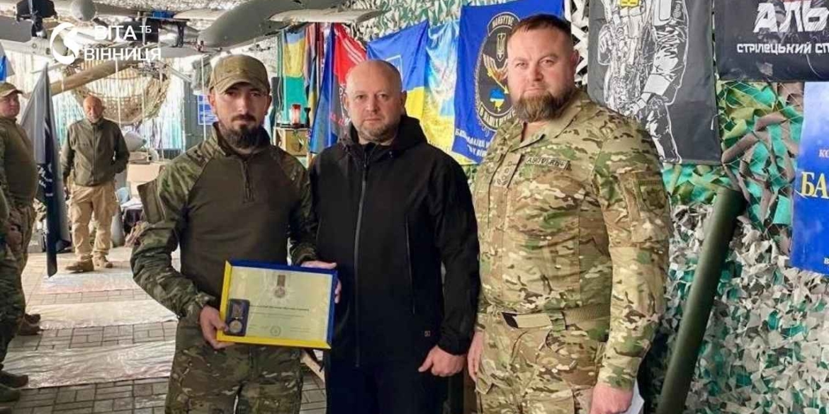 Відзнаки Президента та Міністра оборони кого з поліцейських Вінниччини відзначили до Дня захисників