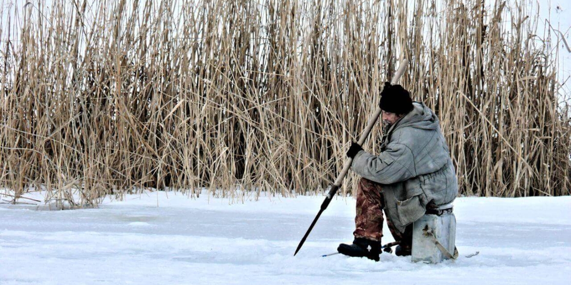 Вінничан попереджають про небезпеку зимової риболовлі