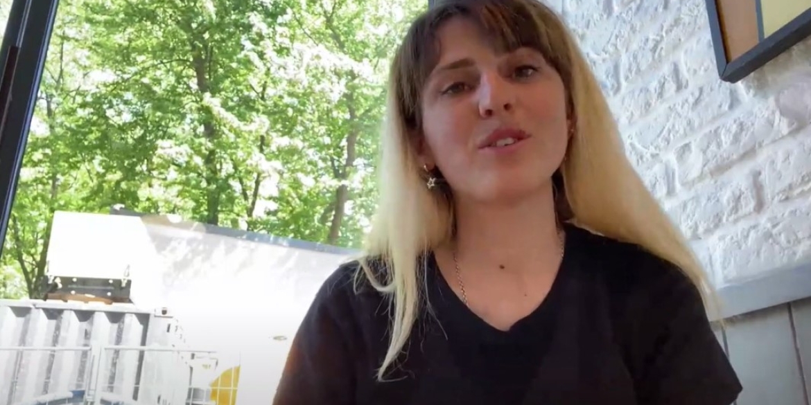 Вінничанка взяла участь у пікеті в Польщі через теракт на Каховській ГЕС
