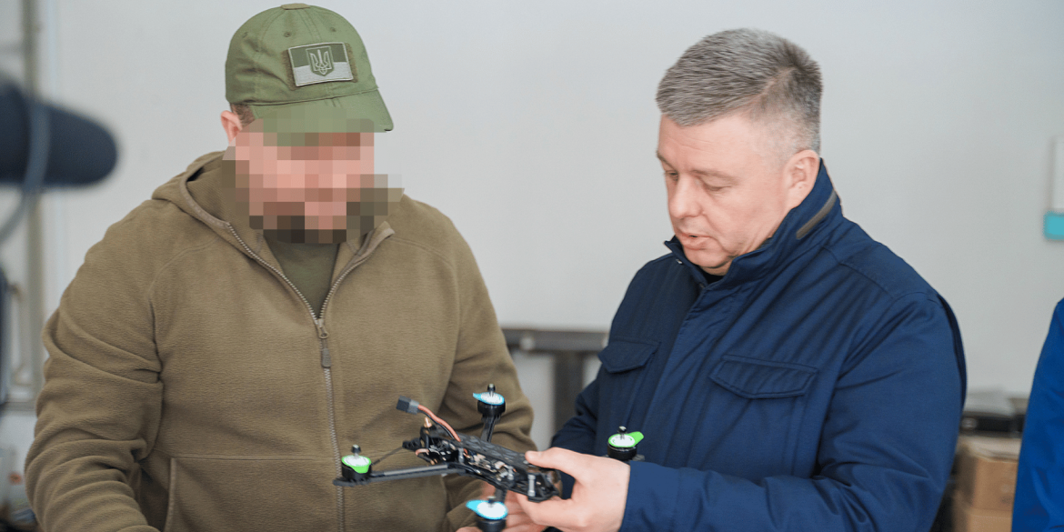 Вінницька громада передала 60 FPV-дронів для бійців штурмової бригади
