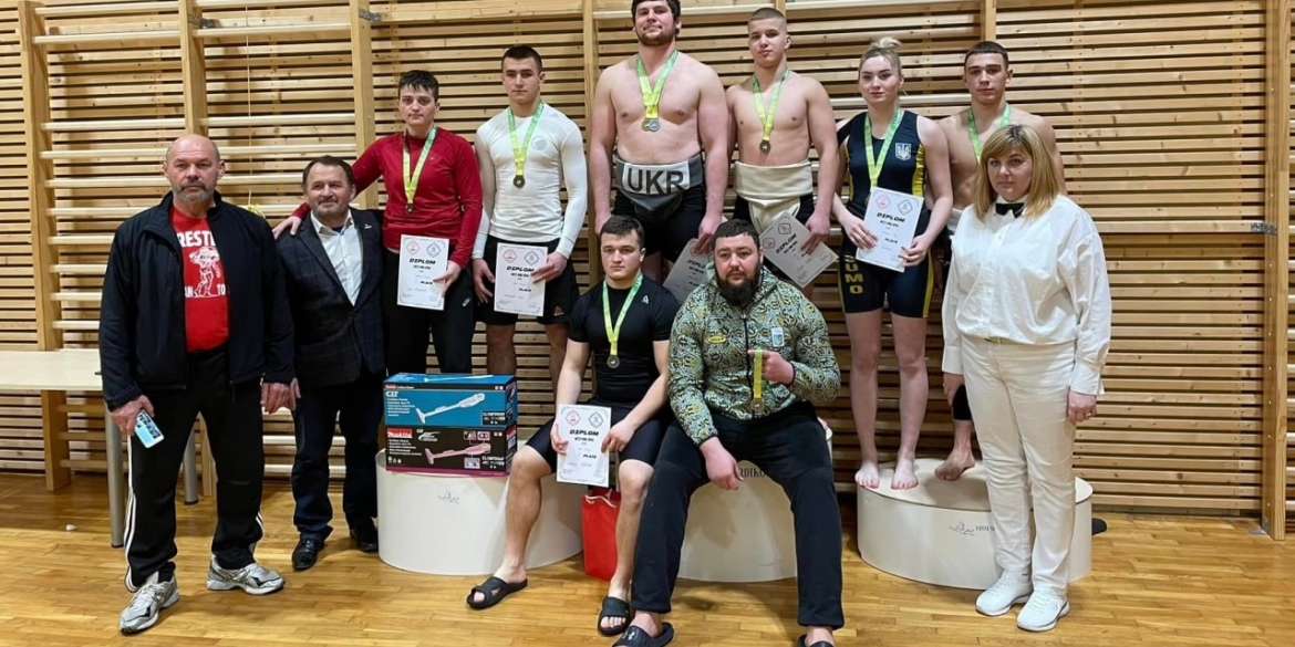Вінницькі спортсмени вибороли "золото" міжнародного турніру з сумо