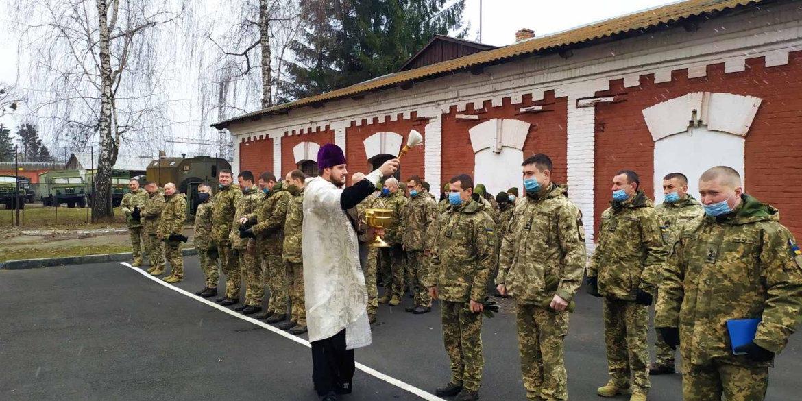 Вінницьких військових благословив священник Спасо-Преображенського собору
